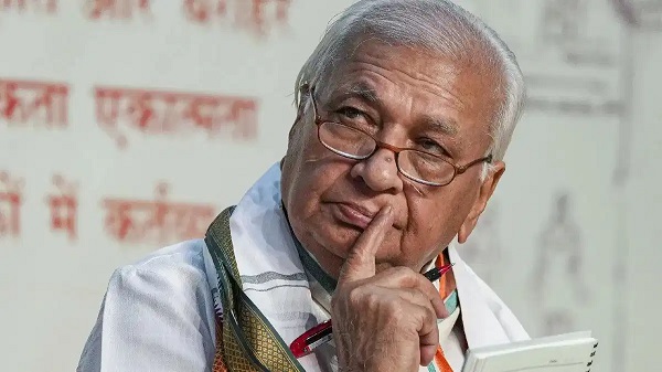 बिहार के आरिफ मोहम्मद खान ने ली राज्यपाल पद की शपथ, CM नीतीश भी रहे मौजूद