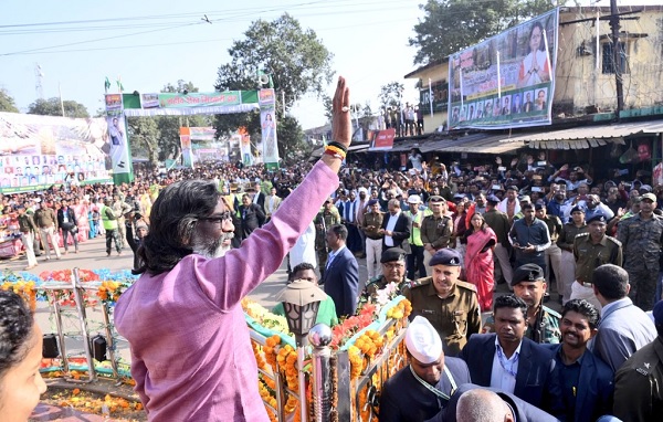 खरसावां गोलीकांड के शहीदों के परिजनों को सरकार देगी नौकरी, सीएम हेमंत सोरेन ने किया बड़ा ऐलान
