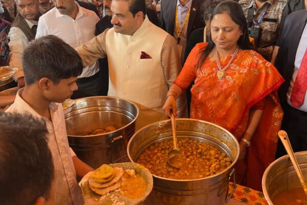 सेवा का अनोखा कीर्तिमानः अदाणी-इस्कॉन ने महाकुंभ में 50 लाख लोगों में बांटा 11 लाख किलो महाप्रसाद