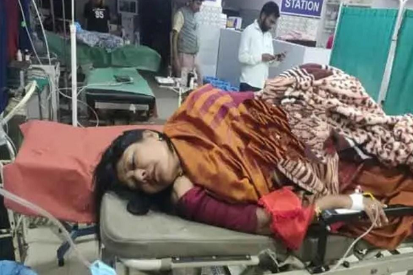 महाकुंभ में डुबकी लगाकर लौट रही महुआ माजी की गाड़ी हुई दुर्घटनाग्रस्त, रांची के अस्पताल में चल रह इलाज