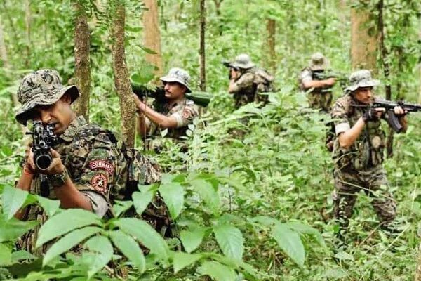 Chhattisgarh: सुकमा में सुरक्षा बलों के साथ मुठभेड़ में 16 नक्सली ढेर