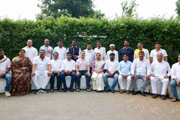 दिल्ली में 10 जनपथ पर राहुल गांधी की अध्यक्षता में हुई ऑल इंडिया आदिवासी कांग्रेस की बैठक