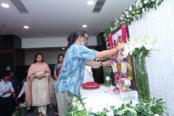 हूल आंदोलन के मुखिया सिदो – कान्हु एवं चांद – भैरव को माननीय मुख्यमंत्री हेमंत सोरेन ने माल्यार्पण कर दी श्रद्धांजलि
